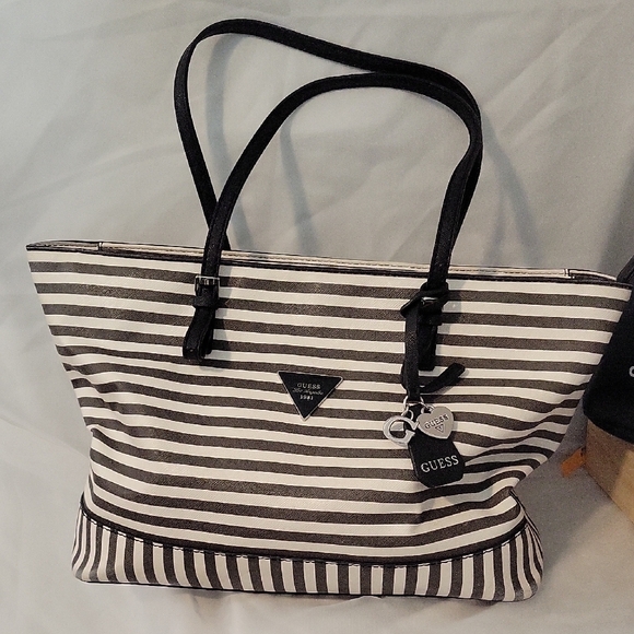Guess Striped Black And White Women's Bag 2014 - Picture 1 of 7